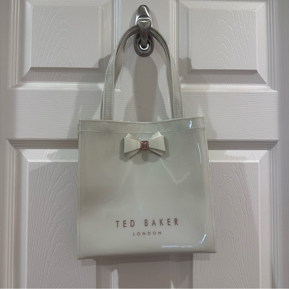 Ted Baker Handbags - Ted Baker Alacon White Elegant Tote Bag